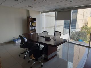 Foto 6 de Oficina Implementada de 233 m² con Vista a Los Jades en Santiago de Surco