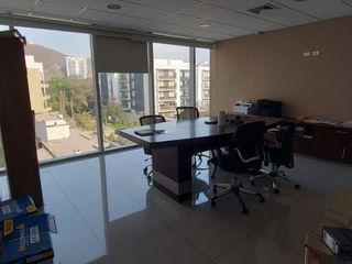 Foto 3 de Oficina Implementada de 233 m² con Vista a Los Jades en Santiago de Surco