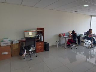 Foto 7 de Oficina Implementada de 233 m² con Vista a Los Jades en Santiago de Surco