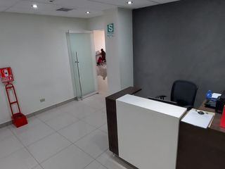 Foto 8 de Oficina Implementada de 233 m² con Vista a Los Jades en Santiago de Surco