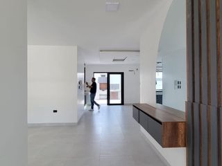 En venta lujosa y moderna casa en Urbanizacion Mallorca Village