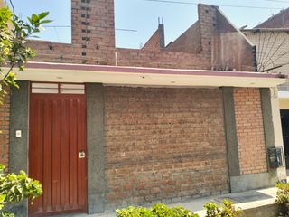 Foto 1 de Casa En Venta En Urb Los Chasquis - SMP con frente de 8ml