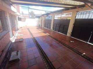 De Oportunidad: Amplio Departamento con Terraza y Parqueadero, en venta, Sector Parque Italia.