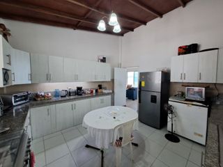 En venta villa al pie del mar en Malecón de Salinas sector San Lorenzo