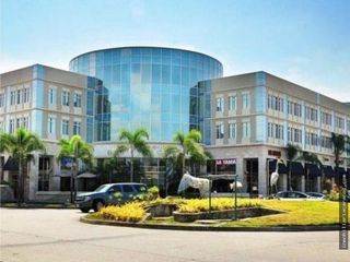 En venta lujosa y estratégica oficina en Samborondon Business Center