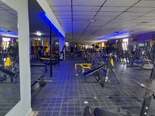 LOCAL COMERCIAL CON GIMNASIO GUABAL LA SELVA