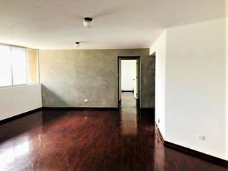 Departamento en Venta en Miraflores 2 Dormitorios, Cochera Excelente Ubicación 110 MT