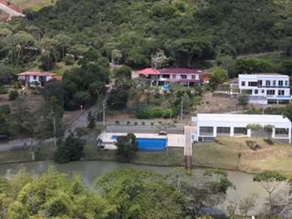VENDO LOTE Y CASA EN CONSTRUCCIÓN RESERVA DE RIÓ CLARO JAMUNDI