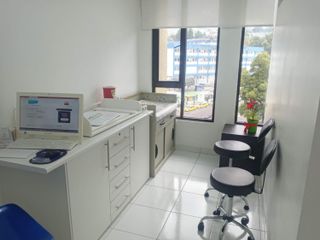 Consultorio Medico de Venta Cerca al Hospital Metropolitano, Centro Norte de Quito