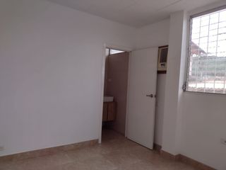 En venta departamento de 3 dormitorios, remodelado, en Urdesa Central