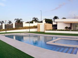 Foto 1 de VENTA LOTES VIA CIRCUNVALACION, SECTOR LA TEJEDORA MANABITA, CERCA AEROPUERTO ELOY ALFARO DE MANTA