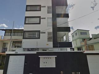 Oportunidad Venta Departamento primer piso con patio y garaje cubierto  Pinar Bajo, La Concepción Cerca de La Florida - Quito Norte