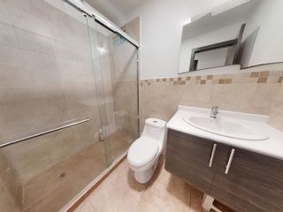 Oportunidad Venta Departamento primer piso con patio y garaje cubierto  Pinar Bajo, La Concepción Cerca de La Florida - Quito Norte