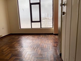 Foto 6 de Rento Oficina de 90 m2 en la Avenida  América