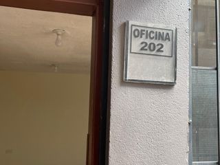 Foto 9 de Rento Oficina de 90 m2 en la Avenida  América