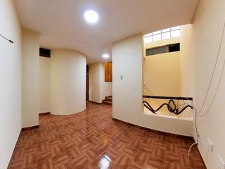 ALQUILER DE CASA EN CONDOMINIO, AV. GRAU