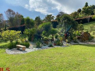 Espectacular casa con diseño arquitectónico de primer nivel