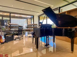 Espectacular casa con diseño arquitectónico de primer nivel
