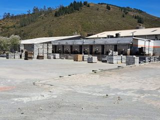 VENTA PROPIEDAD INDUSTRIAL NORTE DE QUITO CON 3 HECTAREAS DE TERRENO