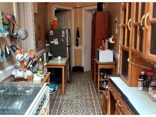 CASA DE UNA PLANTA EN PRIMER PISO
