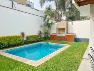 Linda Casa de 4 Dormitorios con Jardín , Terraza y Piscina en Sol de la Molina