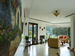 Foto 29 de Lujosa Casa de 4 Dormitorios con Amplia Area Verde en Exclusiva Urbanización El Álamo