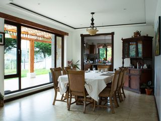 Foto 6 de Lujosa Casa de 4 Dormitorios con Amplia Area Verde en Exclusiva Urbanización El Álamo