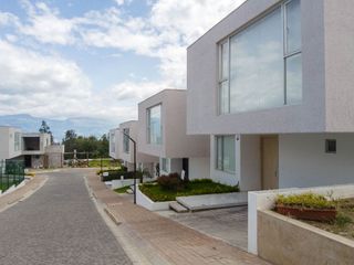 Foto 2 de Casa Personalizable en Venta, Nayon Inchapicho