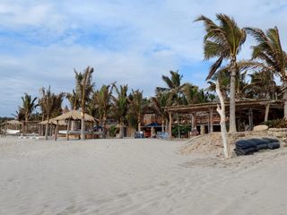 Zona HOTELERA - Casa de Playa con Vista Panorámica al Mar.
