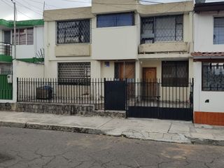Vendo casa 176M2 de construcción, sector San Carlos