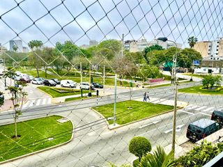 BAJO DE PRECIO Venta de acogedor Dpto frente a parque en San Antonio Miraflores