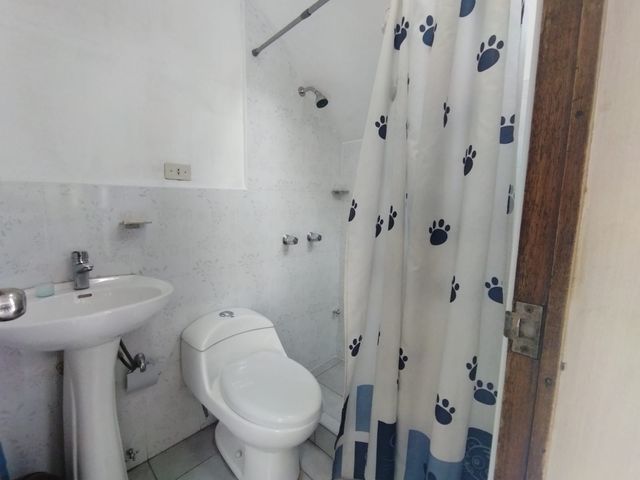AMPLIA CASA EN VENTA MEJOR ZONA SACHACA
