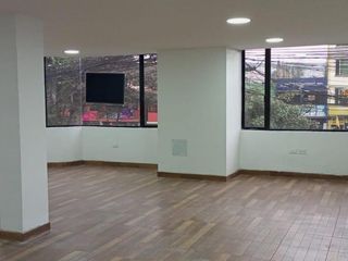 Foto 6 de Oficina de Arriendo en lugar comercial sobre la Av Mariscal Sucre , Chillogallo ,Sur de Quito