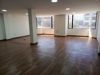 Foto 7 de Oficina de Arriendo en lugar comercial sobre la Av Mariscal Sucre , Chillogallo ,Sur de Quito