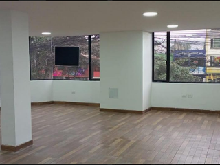 Foto 4 de Oficina de Arriendo en lugar comercial sobre la Av Mariscal Sucre , Chillogallo ,Sur de Quito