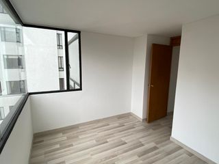 Se vende remodelado apartamento ubicado en el Country, vista panorámica, sobre la avenida 19, Parqueadero cubierto.