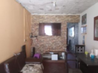 Foto 10 de CERCA AL OVALO AV. JOSE GRANDA REMATO CASA COMO TERRENO 2 PISOS 200M2 $135 MIL DOLARES, VISTA CALLE, UNA CDRA. AVENIDA