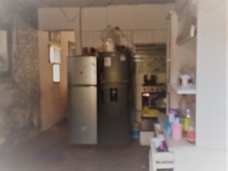 Foto 11 de CERCA AL OVALO AV. JOSE GRANDA REMATO CASA COMO TERRENO 2 PISOS 200M2 $135 MIL DOLARES, VISTA CALLE, UNA CDRA. AVENIDA