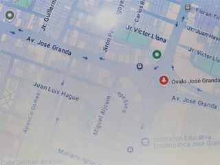 Foto 20 de CERCA AL OVALO AV. JOSE GRANDA REMATO CASA COMO TERRENO 2 PISOS 200M2 $135 MIL DOLARES, VISTA CALLE, UNA CDRA. AVENIDA