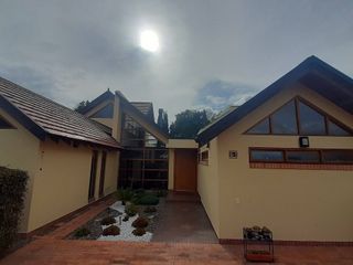 Casa en condominio privado con amplia zona verde, Sopó-Cundinamarca