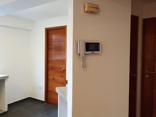 Foto 3 de Villa María del Triunfo Venta Departamento 77.55M2 $64,000 Calle Manco Inca 110 Piso 5 (Tarapacá). Urb. José Carlos Mariátegui.