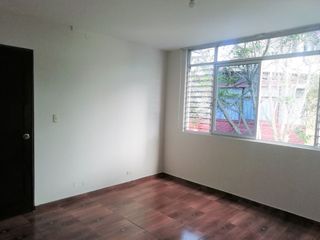 Alquilo amplio Departamento en segundo piso con terracita cerca a parque San Miguel - SILVIA LARA REALTY