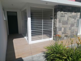 Casa comercial en Alquiler de 200 Metros en el sector  Gonzalez Suárez, Orellana