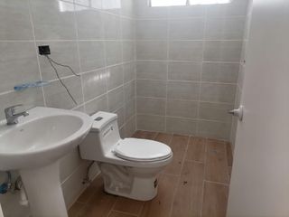 Foto 14 de Casa comercial en Alquiler de 200 Metros en el sector  Gonzalez Suárez, Orellana