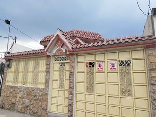 HERMOSA CASA CON CIMIENTOS ARQUITECTÓNICOS PARA 3 PISOS DE CONSTRUCCIÓN ¡DE OPORTUNIDAD!