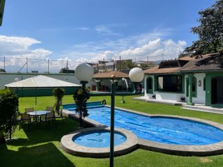 Casa de venta en Cumbaya conjunto con piscina
