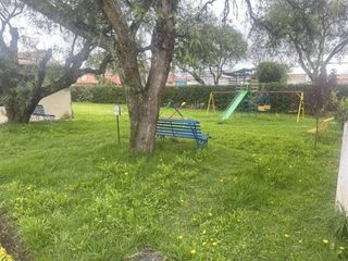 Foto 14 de Oportunidad departamento en venta con 110m2C en los Multifamiliares El Jardín – Cuenca