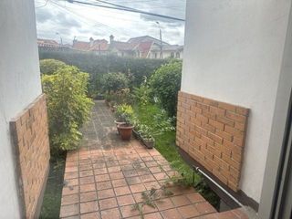 Foto 18 de Oportunidad departamento en venta con 110m2C en los Multifamiliares El Jardín – Cuenca