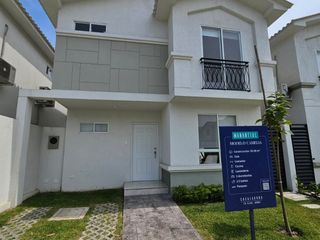 Foto 1 de Venta de casa dos plantas  modelo CAMELIA en etapa Serena de Casalaguna- vial 1 - Cerca Rioc. Dorado