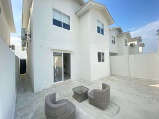 Foto 8 de Venta de casa dos plantas  modelo CAMELIA en etapa Serena de Casalaguna- vial 1 - Cerca Rioc. Dorado